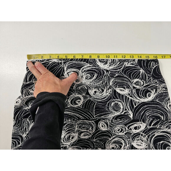 Alfani size medium lined stretch geometric skirt short white black whimisgoth - Picture 6 of 7